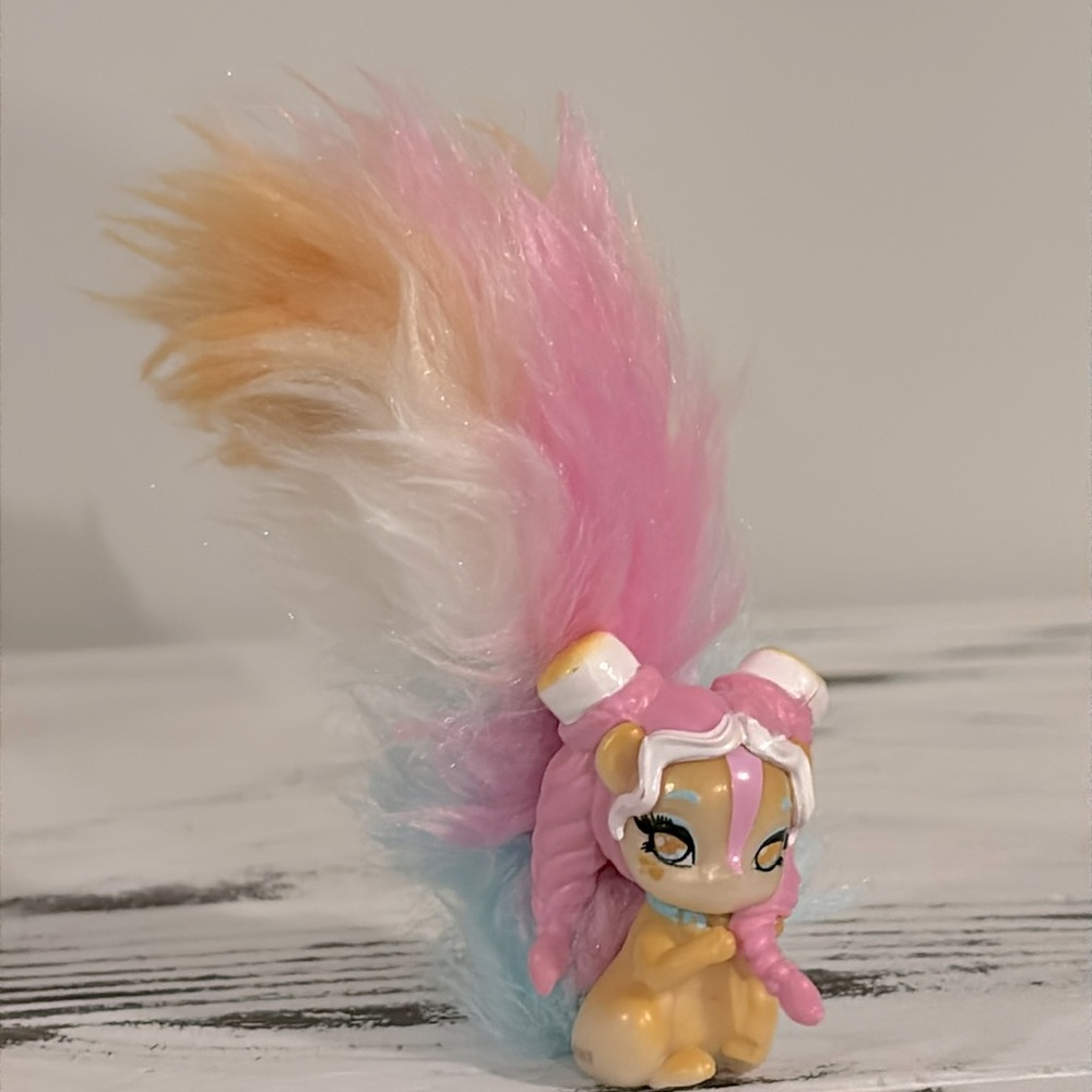 Whiffies 'Marni Mallow' Collectible Squirrel Skunk Toy W/ Scented Plush Tails